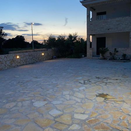 Apartments Sestanka Новаля Екстериор снимка