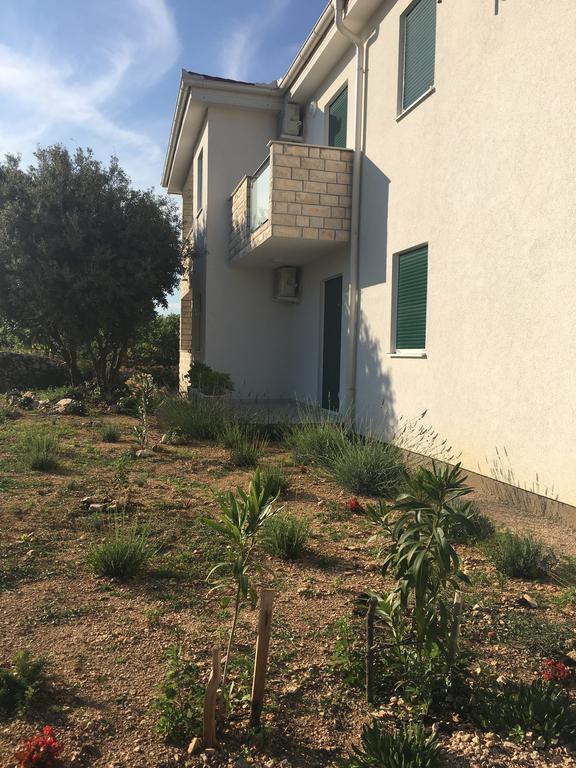 Apartments Sestanka Новаля Екстериор снимка