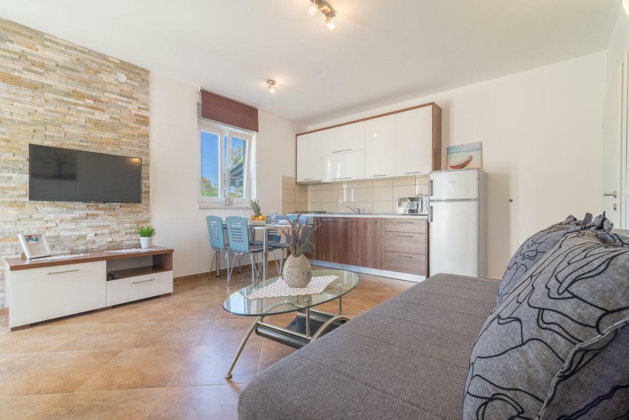 Apartments Sestanka Новаля Екстериор снимка