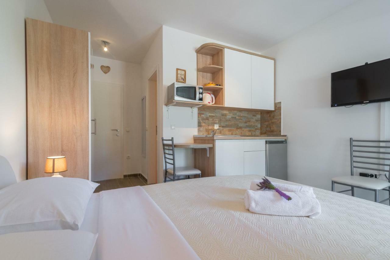 Apartments Sestanka Новаля Екстериор снимка