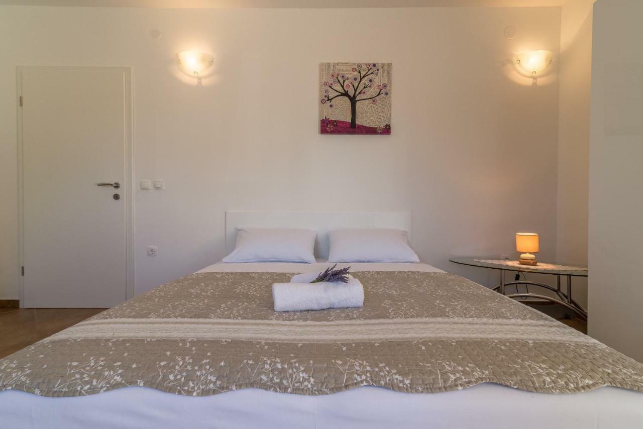Apartments Sestanka Новаля Екстериор снимка